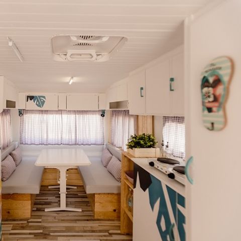 CARAVAN 4 persone - 37 RAINBOW