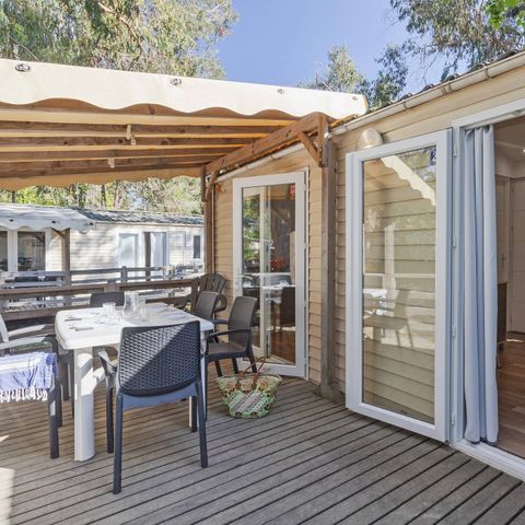 BUNGALOW 6 personnes - Comfort | 2 Ch. | 4/6 Pers. | Terrasse surélevée | 1 SDB | Clim.