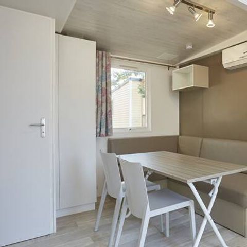 BUNGALOW 6 personnes - Comfort | 2 Ch. | 4/6 Pers. | Terrasse surélevée | 1 SDB | Clim.