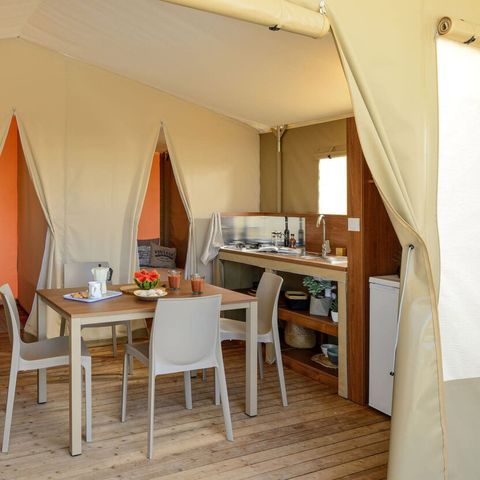 Tente en toile et en bois 3 personnes - 21m² - 2 chambres