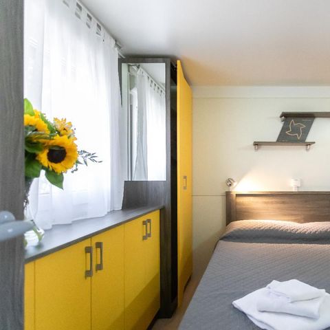 MOBILHOME 5 personas - DELUXE con dos dormitorios