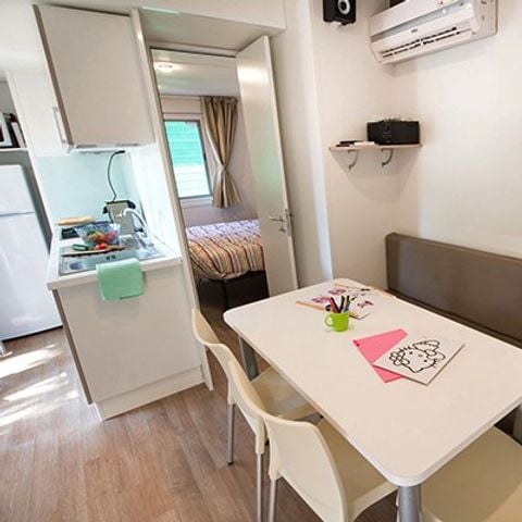 Mobilheim 6 personen - Comfort XL | 3 Zi. | 6 Pers. | Überdachte Terrasse | 2 Bäder | Klimaanlage