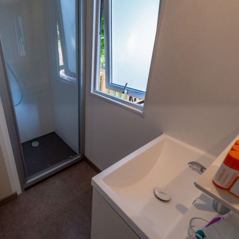 Mobilheim 6 Personen - Privilège34m² (3Sch-6P) Überdachte Terrasse