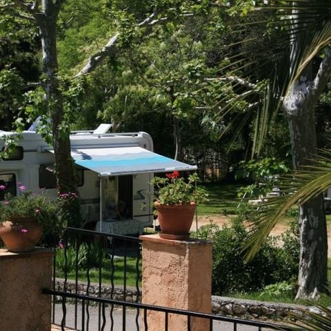 PARCELA - Parcela confort (con 6 Amp electricidad incl.) - 7m máx cuerdas/luna incl.