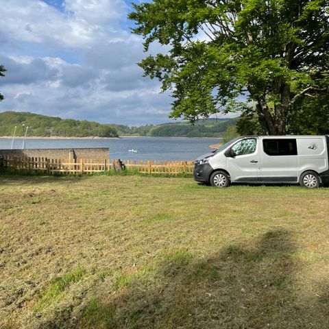 Pitch - Package for 2 people including electricity – Lake view (max. 6 people with extra beds)