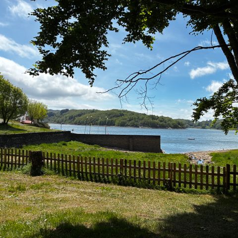Pitch - Package for 2 people including electricity – Lake view (max. 6 people with extra beds)
