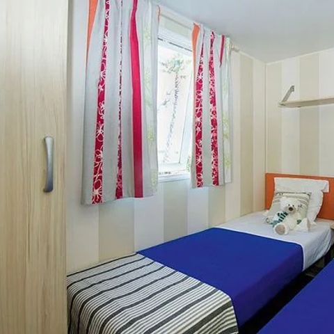 Mobile home 6 persons - | Comfort XL | 2 Bedrooms | 4/6 Pers. | Raised terrace | Air conditioning | TV