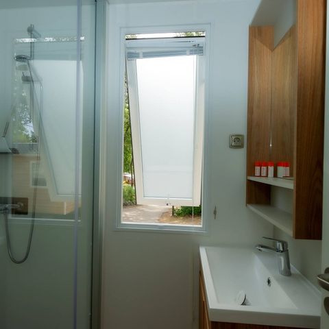 Stacaravan 2 personen - Comfort | 1 Slaapkamers | 2 Pers | Verhoogd terras | Airconditioning | TV