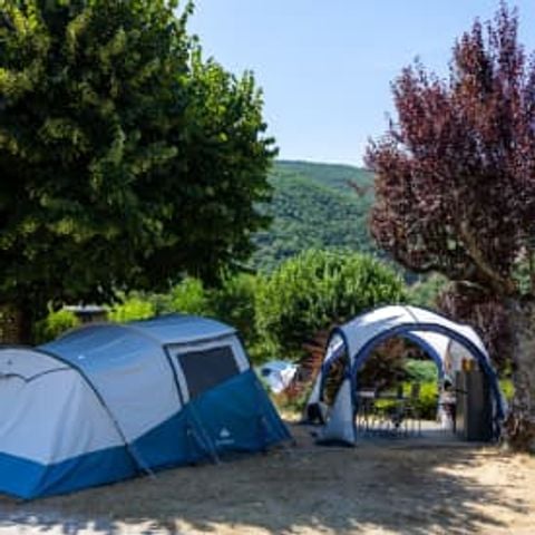 EMPLACEMENT - RCN Val de Cantobre | Emplacement de camping (2 personnes incluses)