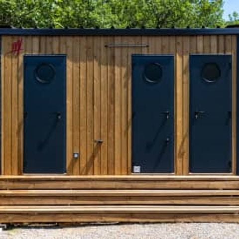 PIAZZOLA - RCN Val de Cantobre | Piazzola con servizi igienici privati comfort