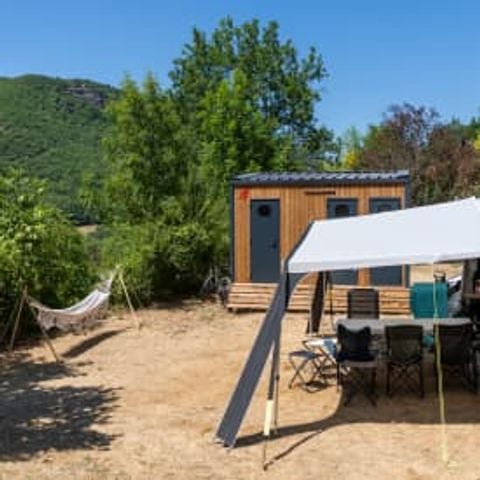 EMPLACEMENT - RCN Val de Cantobre | Emplacement avec sanitaires privés confort