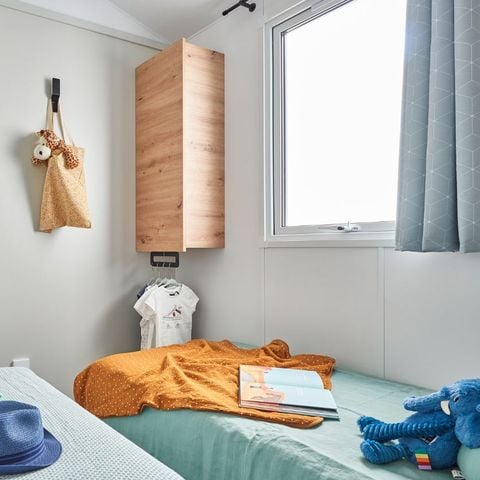 MOBILE HOME 6 people - Cottage sleeps 6, 3 bedrooms (air conditioning, TV, dishwasher)