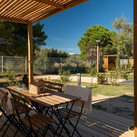 Stellplatz - SIGNATURE mit ausgestatteter Terrasse