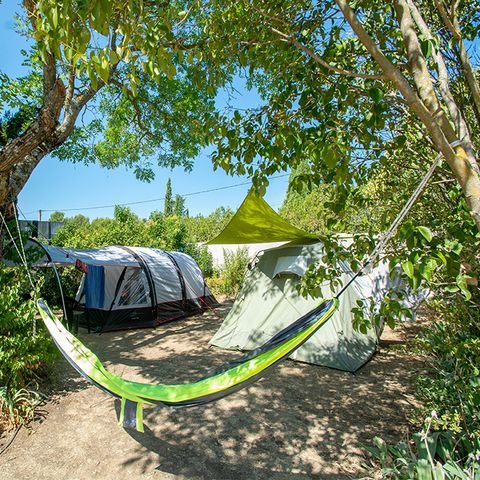 PLOT - Package for 2 people (pitch + car + 10 A electricity)