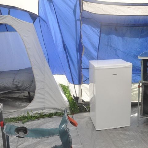 ZELT 4 Personen - Ausgestattetes Zelt