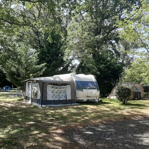 Pitch - Pitches + 1 vehicle