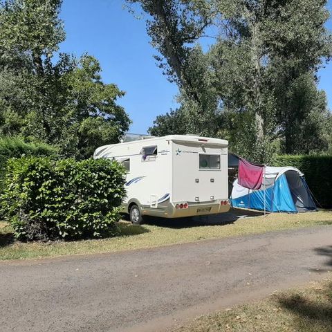 Kampeerplaats - Standplaatsen + 1 voertuig