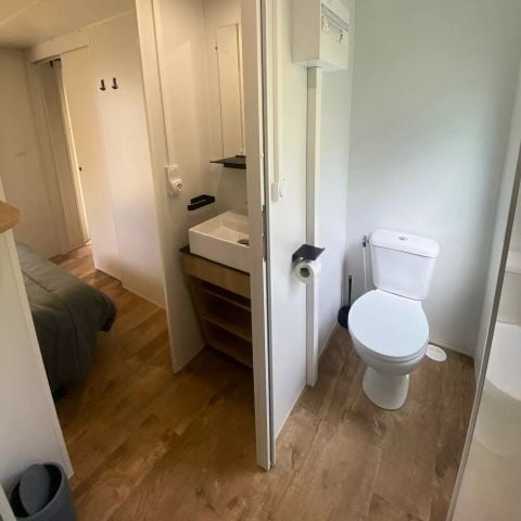 Stacaravan 4 personen - Zee- of Bergzicht 3 Kamers 4 Personen Airconditioning + TV + Jacuzzi