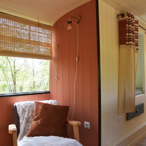 UNUSUAL ACCOMMODATION 4 people - Line 3C - adapted school bus