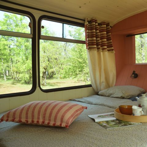 Accommodatie 4 personen - Lijn 3C - aangepaste schoolbus