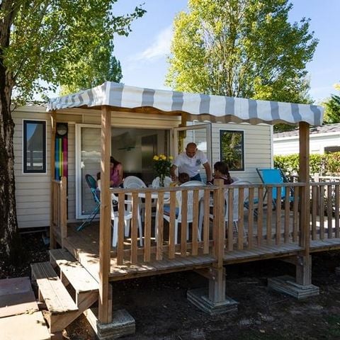 Mobilheim 8 Personen - Mobilheim Sand 40m² (4 Zimmer) + TV + Überdachte Terrasse (+ 8 Jahre) 8 Pers.