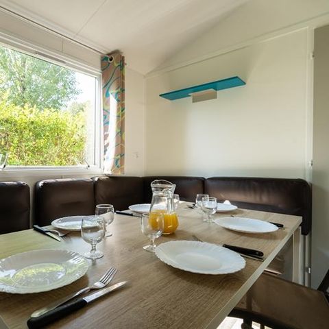 Mobilheim 8 Personen - Mobilheim Sand 40m² (4 Zimmer) + TV + Überdachte Terrasse (-8 Jahre) 8 Pers.