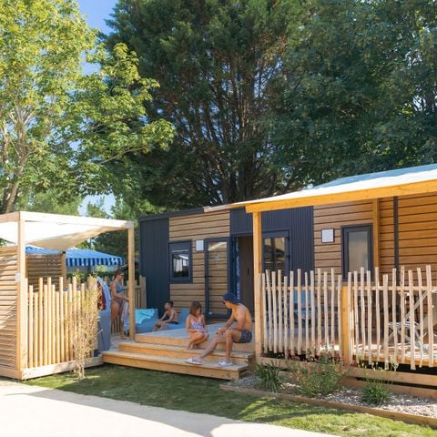 Stacaravan 4 personen - 2-slaapkamer Premium stacaravan met spa (33m²) voor 4 personen