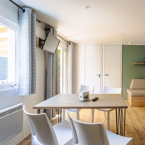 MOBILHOME 5 personnes - Mobil-home Evasion Plus 28.5m² (2 chambres) (- de 3 ans) + TV + Terrasse + Clim + Lave-vaisselle 4/5 pers