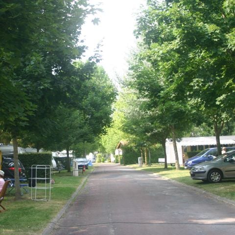 Pitch - Pitch for 2 persons + one installation + one car or 2 persons + motor home