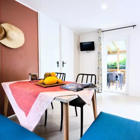 Stacaravan 4 personen - Premium Groot 3 Kamers 4 Personen Airconditioning + TV