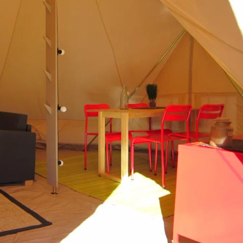 TENT 4 people - NOMAD without sanitary facilities
