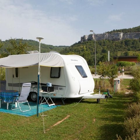 Kampeerplaats - Comfortpakket: 2 personen + auto + elektriciteit / 120 m² / 1 acre