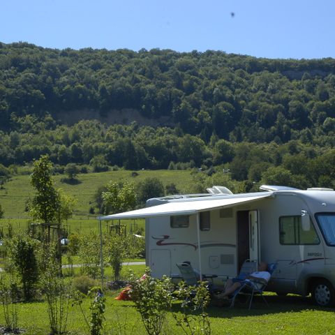 Stellplatz - Pauschale Komfort : 2 Pers. + Auto + Strom / 120 m².