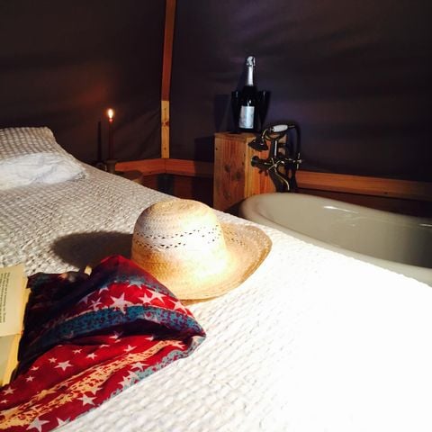 Accommodatie 2 personen - Lodge Venezia - 18m² - Barok, romantisch met ouderwets bad en ontbijt inbegrepen.