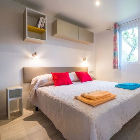 Stacaravan 4 personen - Comfort XL | 2 Slaapkamers | 4 Pers | Terras