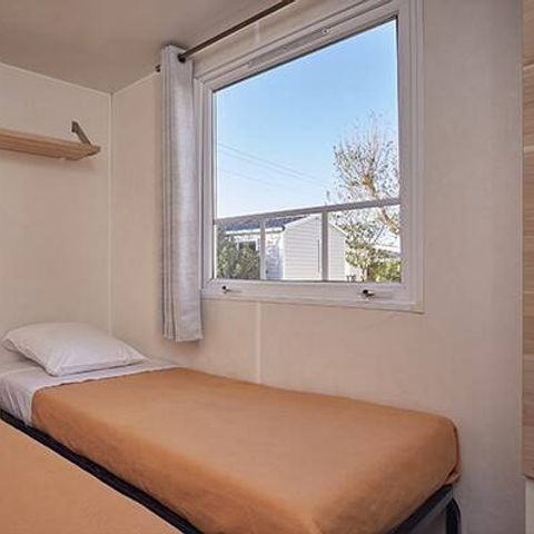 Stacaravan 4 personen - Stacaravan | Comfort | 2 Slaapkamers | 4 Pers. | Terras met lift, niet overdekt