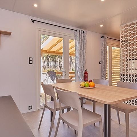 Mobilhome 6 personnes - Premium Exclusive | 3 Ch. | 6 Pers. | Terrasse surélevée | Jacuzzi | Clim. | TV