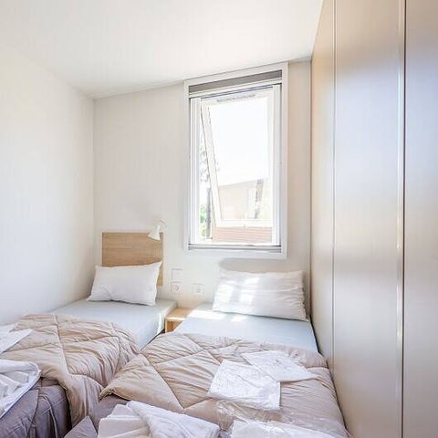 Mobilheim 6 Personen - Mobilheim | Ultimate | 3 Schlafz. | 6 Pers. | Erhöhte Terrasse | 2 Bad | Klimaanlage | TV