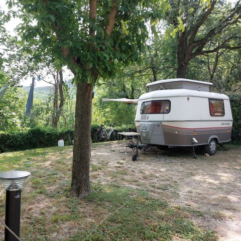 Pitch - Comfort package - One car / tent, caravan or camper + 6A electricity