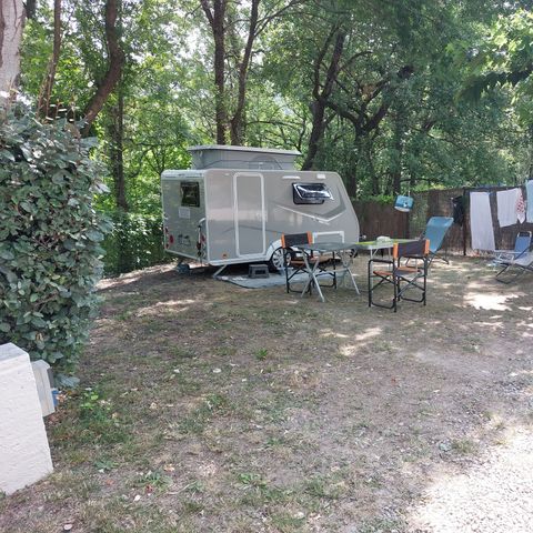 Stellplatz - Pauschale Komfort - Ein Auto / Zelt, Wohnwagen oder Wohnmobil + Strom 6A