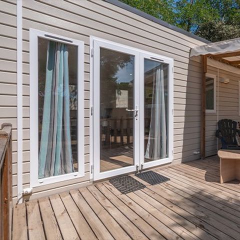 Stacaravan 8 personen - Comfort XL | 3 Slaapkamers | 6/8 Pers | Verhoogd terras | Airconditioning