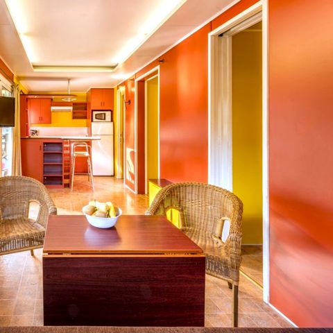 Bungalow 6 persons - S-700