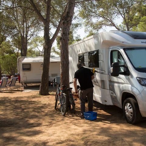 EMPLACEMENT - Standard tente ou caravane ou camping-car