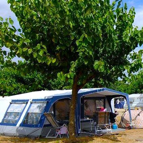 STAANPLAATS - PLAATS plus 6 personen