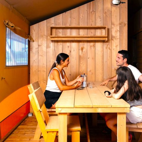 TIENDA DE LONA Y MADERA 5 personas - GLAMPING TRAMUNTANA 2/5 pers