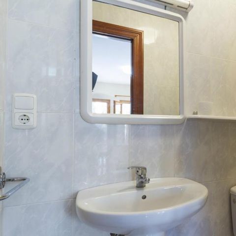 Piso 2 personas - ALHAMA B