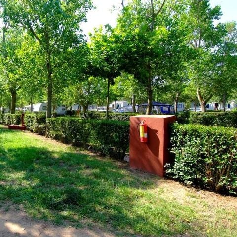 PIAZZOLA - Piazzola Master (85m²): auto + tenda/roulotte o camper + elettricità 10A + acqua e scarico + + WIFI