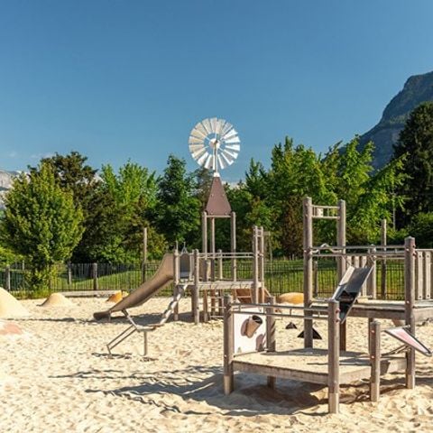 Flower Camping Les Iles - Camping Haute-Savoie - Image N°2