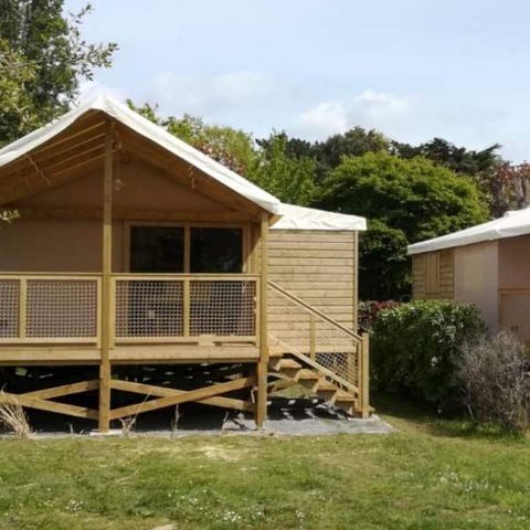 Tente en toile et en bois 5 personnes - C- Lodge Pilotis - 2 chambres 24m² avec terrasse couverte