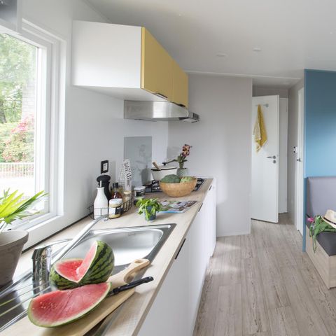 Mobilheim 4 personen - Comfort 25m² (2 Zimmer) + halbüberdachte Terrasse 10m² + TV | 4 Personen